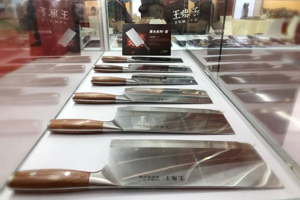 新一代王麻子成都礼品展-寅木系列厨刀亮相.jpg